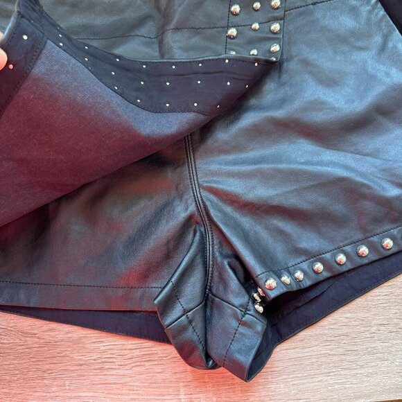 *flaw* Free People Emmy Studded Skort Mini Skirt in Black Vegan Leather *flaw* - Picture 6 of 7